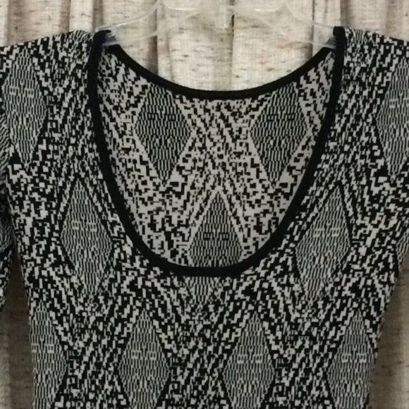 Zara Woman Knit Jacquard Dress with Low Cut Back - Picture 4 of 7
